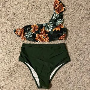 Cupshe Green Floral Two Piece